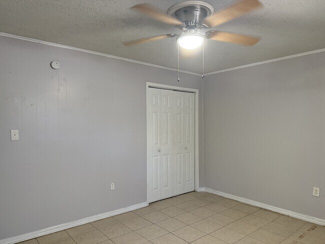 Foto del edificio - 1308 N McColl Rd