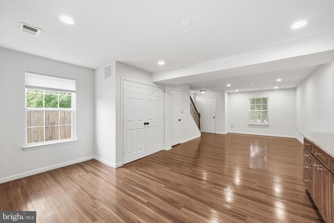 Foto del edificio - 20430 Herring Pond Terrace