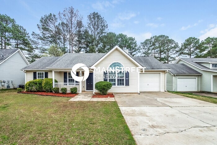 Foto principal - 3 Bedroom Pet-Friendly Home in Hampton, GA...