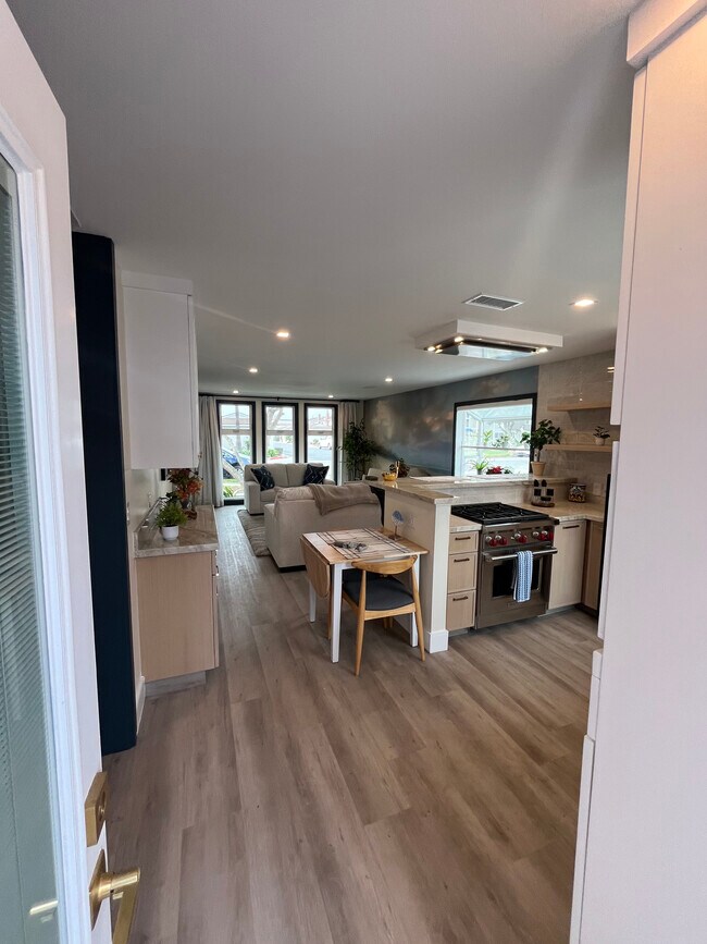 Foto del edificio - 21142 Surfwood Ln