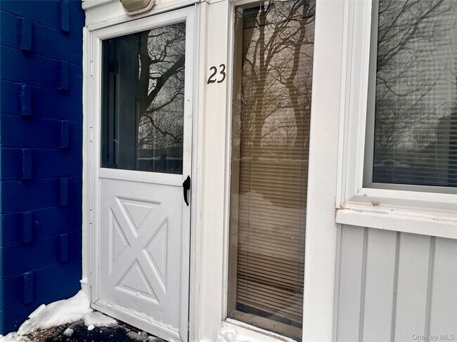 Foto del edificio - 9 Wyndover Woods Ln