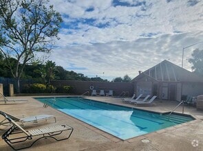 Building Photo - 4531 Chateau Dr
