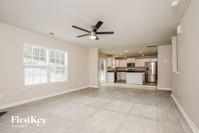 Building Photo - 2043 Longshadow St