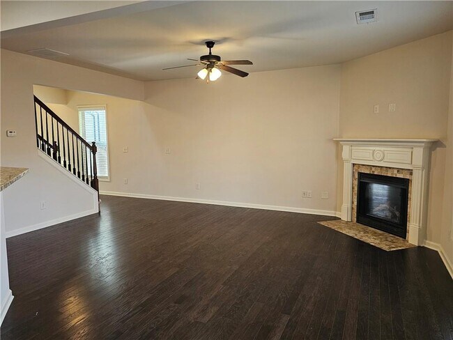 Foto del edificio - 6185 Crested Moss Dr