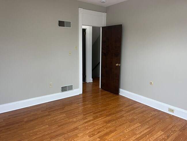Foto del edificio - 16A Manor Ave