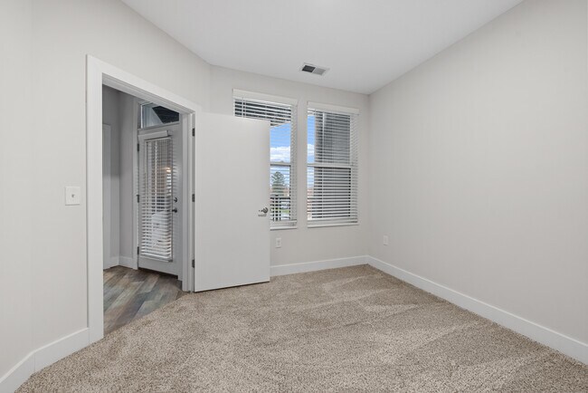 Flat 203 - The Ave