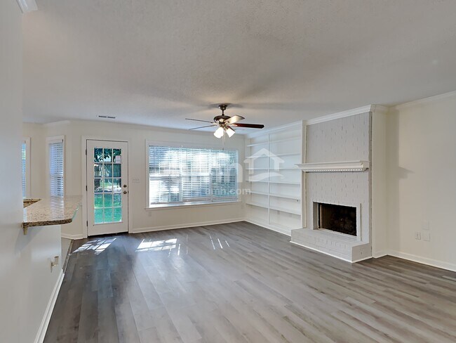 Building Photo - 2714 Cedar Bluff Dr