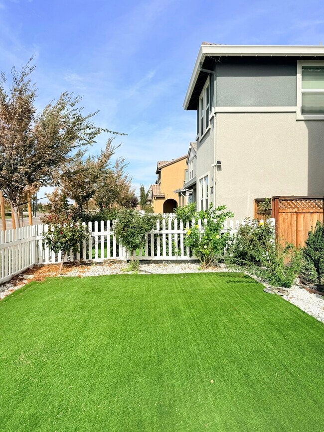 Foto del edificio - 1676 S Central Pkwy