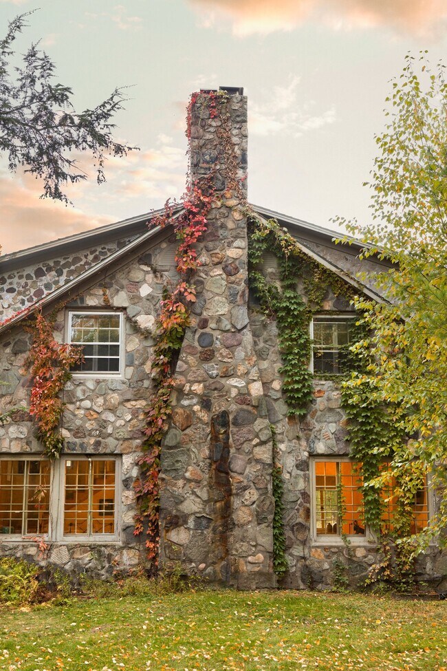 23 Library Ln, Woodstock, NY 12498 House Rental in Woodstock, NY