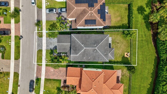 Building Photo - 16210 Sandy Shore Dr