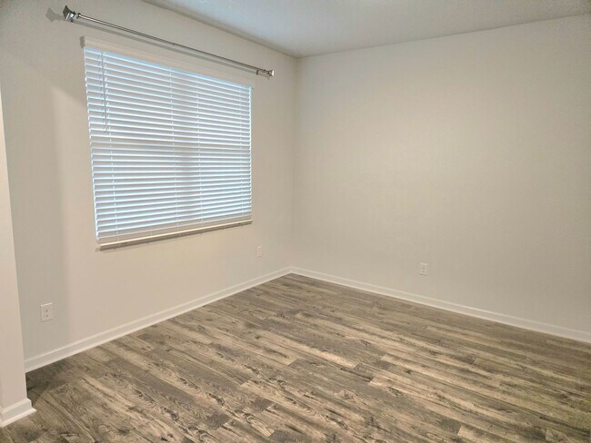 Building Photo - 4828 Southwind Rd