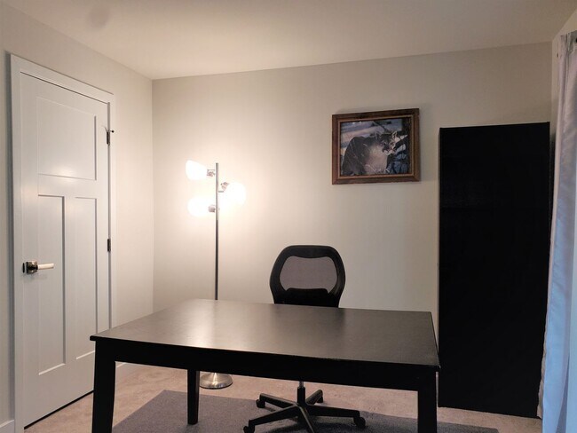 Foto del edificio - 594 Westport St