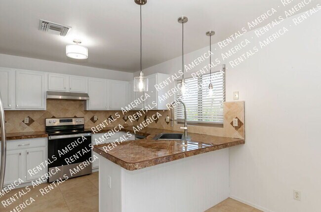 Foto del edificio - 2076 Silver Grass Pl