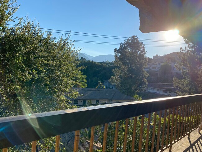 Foto del edificio - 3481 Stancrest Dr