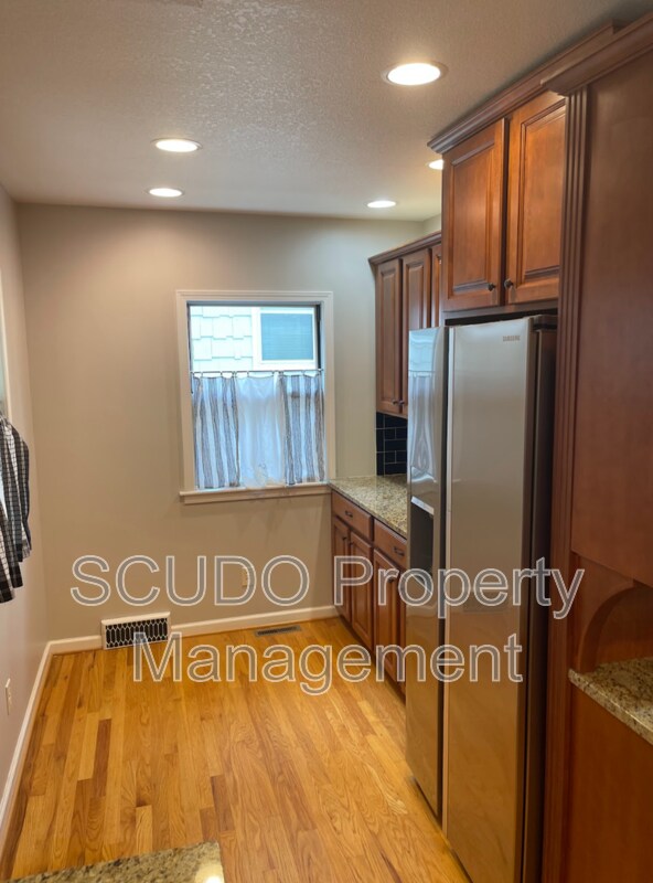 Foto del edificio - 609 E 69th St