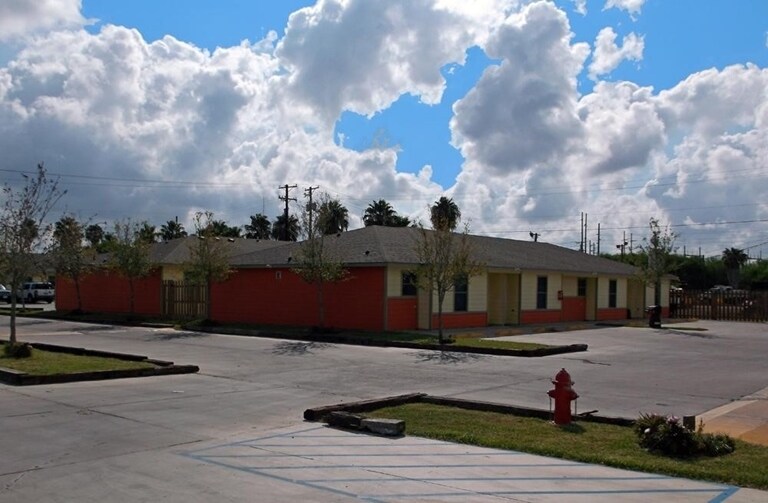 Primary Photo - West Point Townhomes