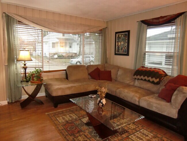 Foto del edificio - 709 St Charles Ct