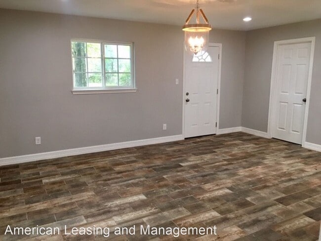 Foto del edificio - 3 br, 1.5 bath House - 1211 Beagle Rd