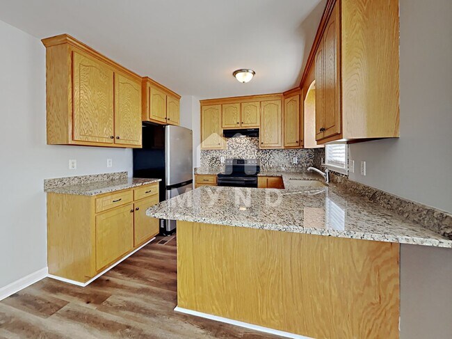 Building Photo - 560 Sunray Dr