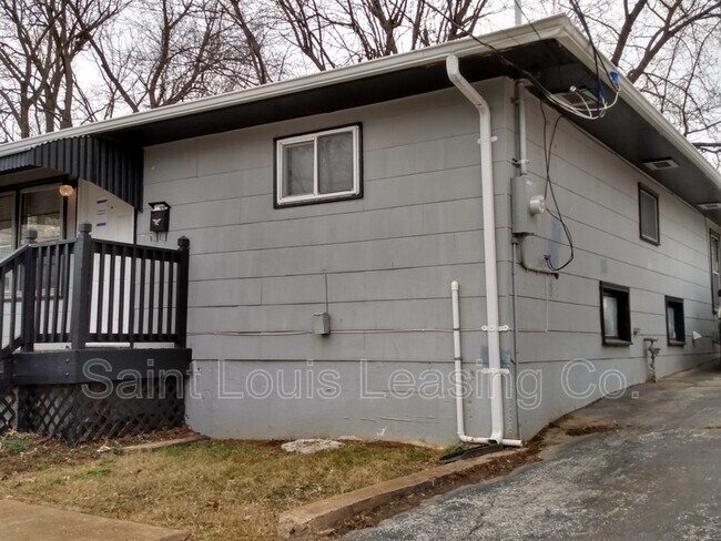 Foto del edificio - 9947 Lark Ave