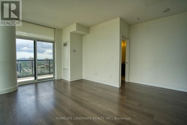 Photo du bâtiment - 88-3488 Sheppard Ave E