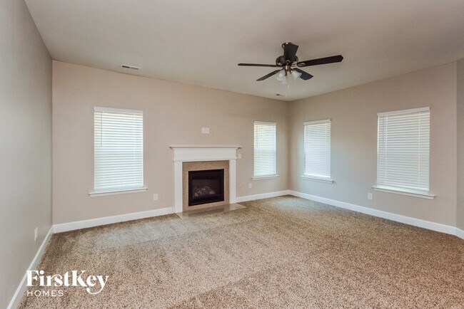 Building Photo - 233 Tapestry Dr