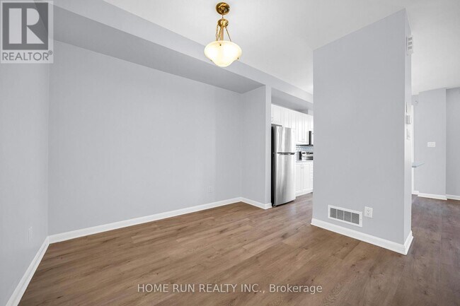 Building Photo - 587 Lilith St