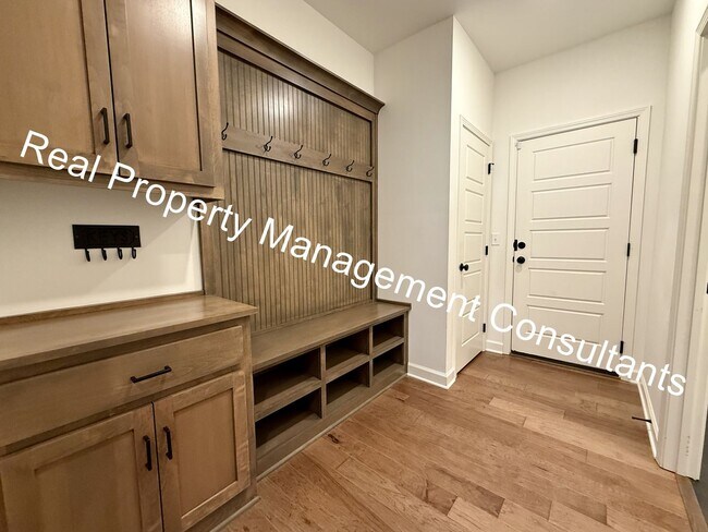 Foto del edificio - Extraordinary 3 bedroom home in Lee's Summit