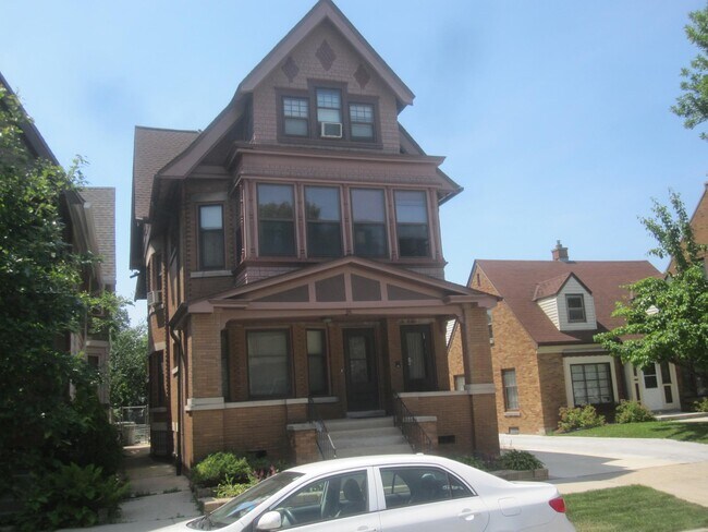 Building Photo - 1513 N Astor St