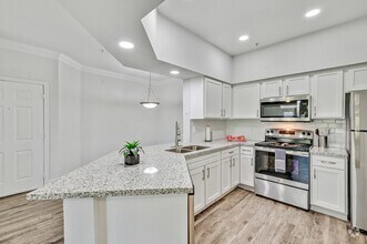 Building Photo - 12548 Oxford Park Dr