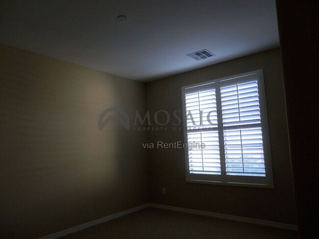 Building Photo - 1463 E Prescott Pl
