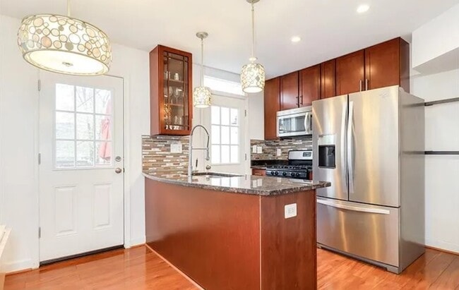 Building Photo - 329 Wesmond Dr