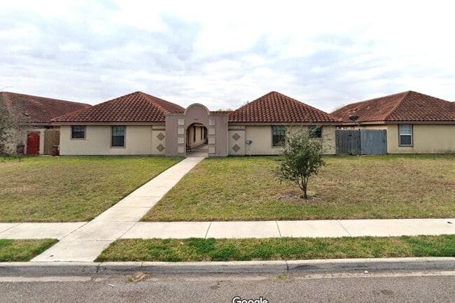 Building Photo - 207 S Ridge Ln
