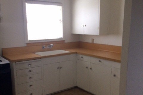Kitchen - 13660 W Telegraph Rd