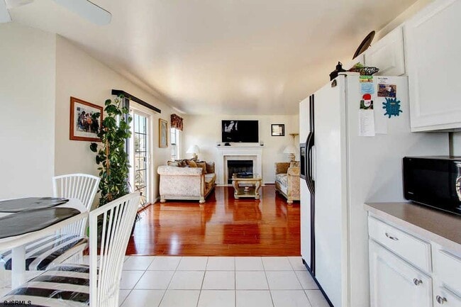 Building Photo - 2559 Ridge Ave