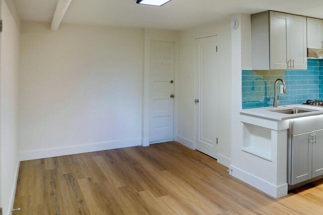 Foto del edificio - 1362 Lafayette St