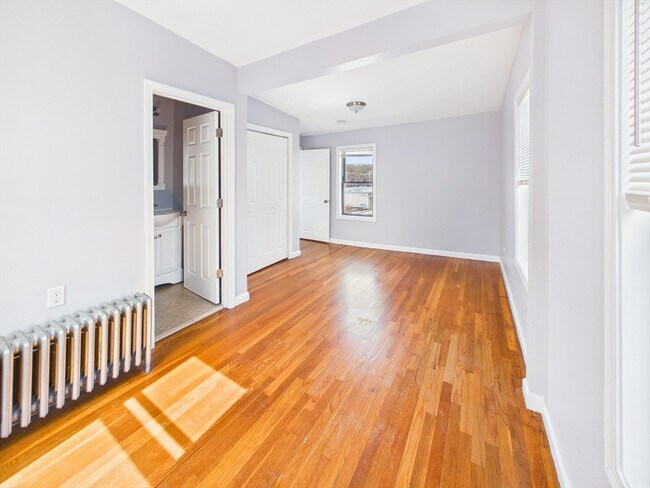 Building Photo - 1015 Hyde Park Ave