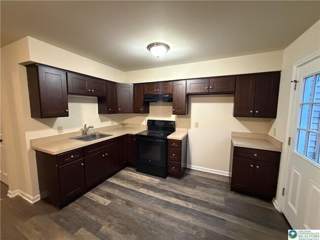 Foto del edificio - 2870 Klein St