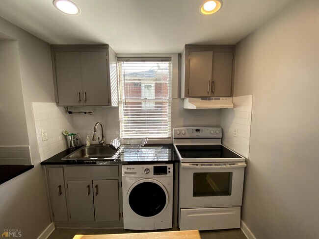 Foto del edificio - 1760 Barnesdale Way NE