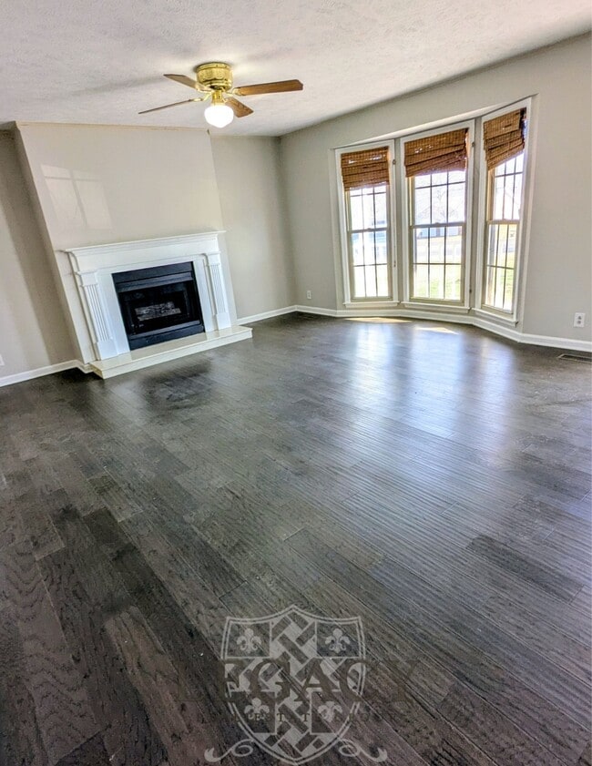 Photo - 221 Benefield Dr House