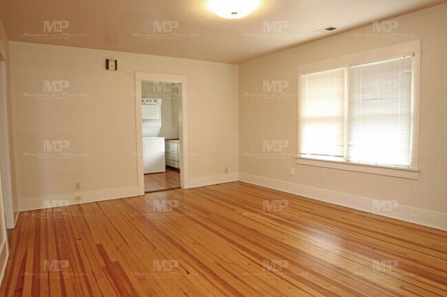 Foto del edificio - 812 W Myrtle St