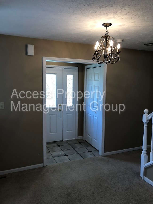 Building Photo - 3841 Kentridge Dr SE