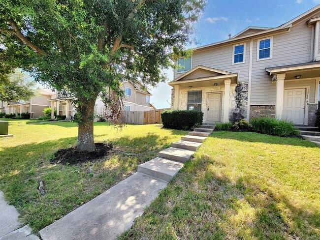 Foto del edificio - 13716 Harris Ridge Blvd