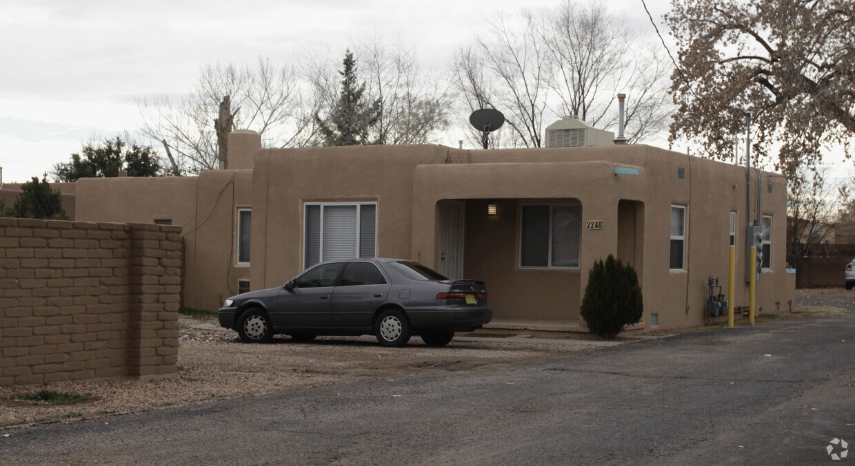 Primary Photo - 2248 Matthew Ave NW