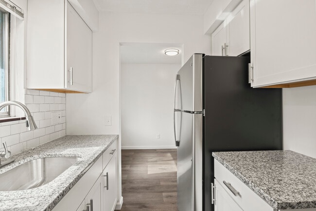 Building Photo - Barbara Manor Apartments