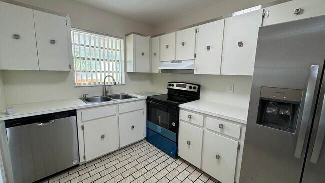 Building Photo - 2429 Jaeger Dr