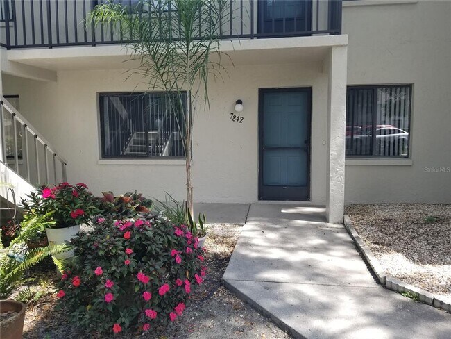 Building Photo - 7842 Eagle Creek Dr