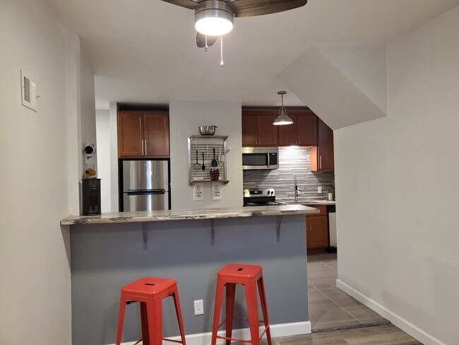 Stainless appliances - 6200 Hoffman Ave