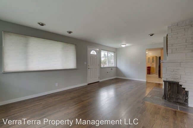 Building Photo - 3 br, 1.5 bath House - 1616 N 196th PL