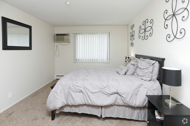 2BR, 1.5BA - 990 SF - Stone Grove Apartments